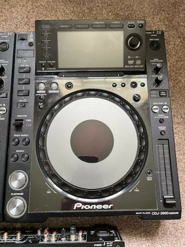 Pioneer cdj2000 NXS 2 DJ Player Nexus 2 + DJM 2000 NEXUS DJ Set