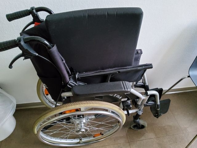 MEYRA Rollstuhl