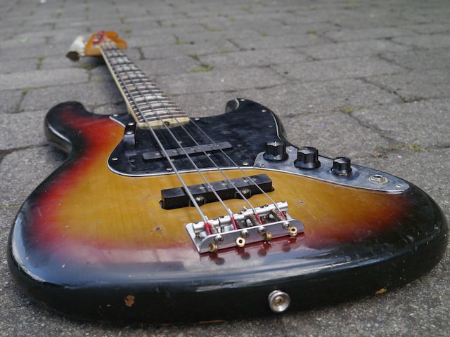 Fender Jazz Bass Sunburst 4-Bolt Rosewood