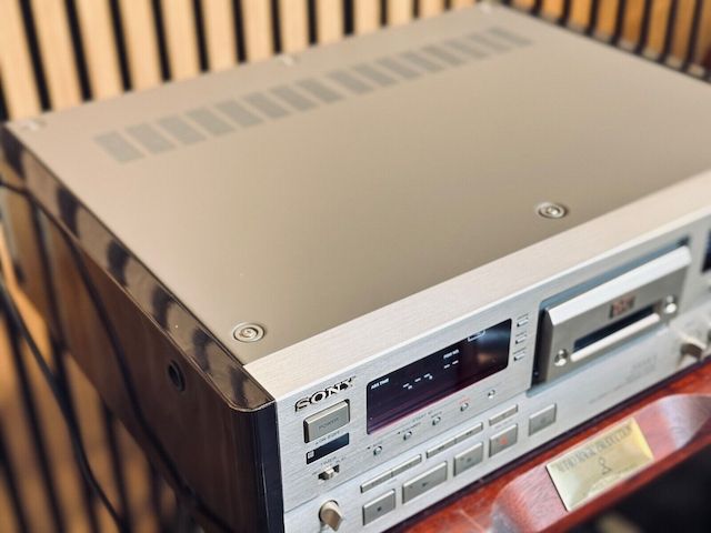 Sony  DTC-2000ES DAT Recorder