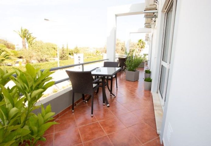 DZ mit Terrasse und Pool, Ferragudo/Algarve/Portugal
