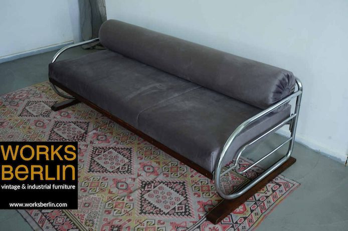 Bauhaus Sofa, Tagesbett, Liege, neu gepolstert und restauriert