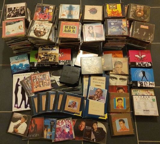 rd. 300 Musik-CDs