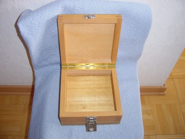 Holzkiste mit Deckel & Schloss - Holzbox ca. 18 x 18x 8,5 cm