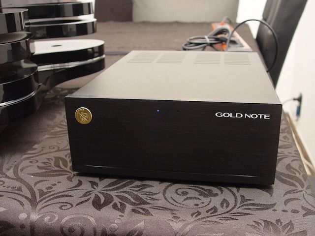 Gold Note Bellagio Reference Turntable + GLANZ MH-9B Tonarm + Ortofon V Tonsyste