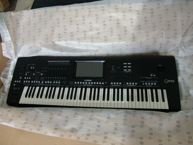 Yamaha GENOS Digital Keyboard Version 2.02 in OVP