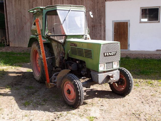 Traktor Schlepper Fendt Farmer 2 s FW 138 mit Mähbalken