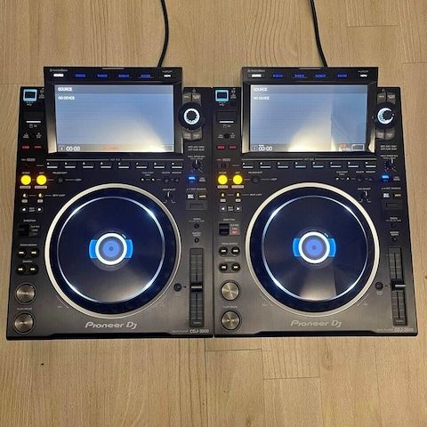 Pioneer CDJ 3000 DJ Decks
