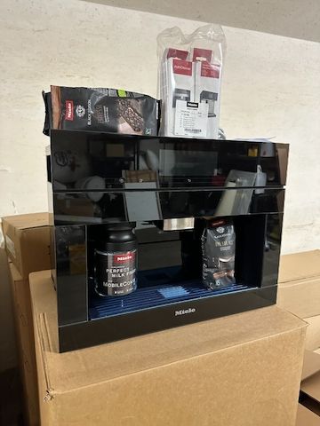 MIELE CVA 7845 - Einbau-Kaffeevollautomat mit DirectWater in Schwarz + Zubehör