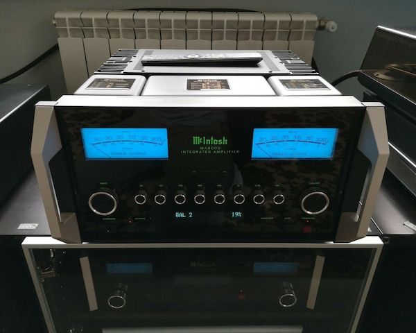 McIntosh MA9000 High-End Integrated Amplifier with DAC