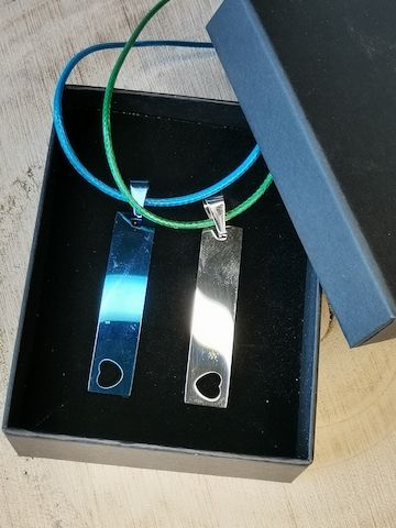 Halslederkette mit  Edelstahlanhänger „Klassik“personalisiert