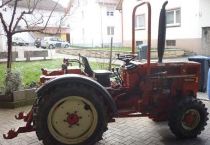 Schmalspurtraktor Schmalspurschlepper Traktor Bergmeister
