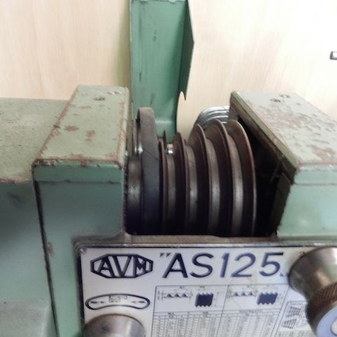 Leit und Zugspindeldrehmaschine Angelini AV125