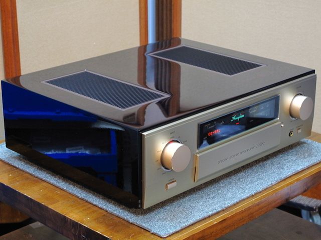 Accuphase c-3850 pre-preamplifier