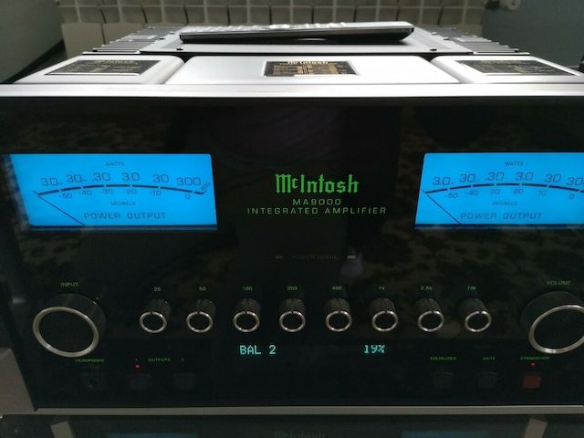 McIntosh MA9000 High-End Integrated Amplifier with DAC