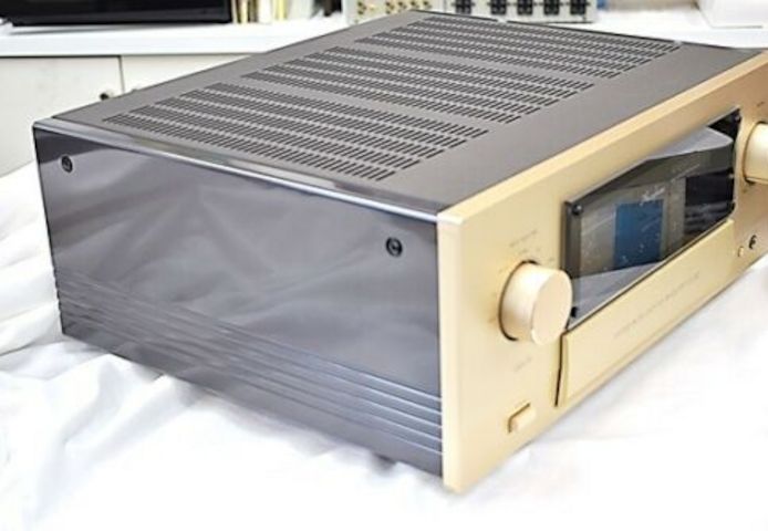 Accuphase E-550 Integrated Amplifier