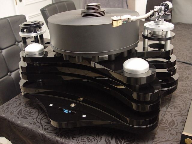 Gold Note Bellagio Reference Turntable + GLANZ MH-9B Tonarm + Ortofon V Tonsyste