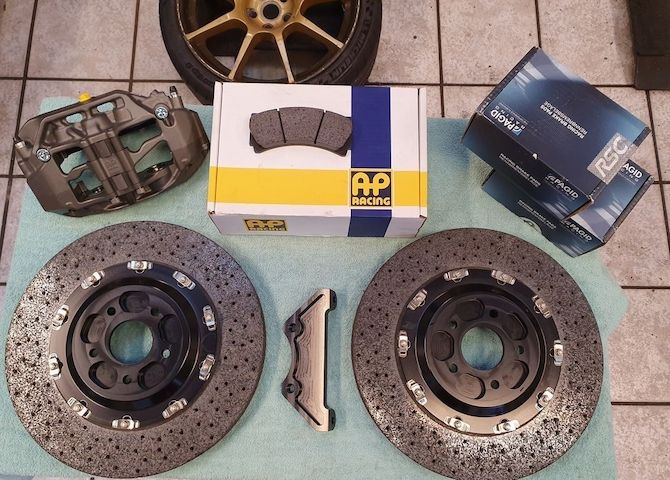 Carbon Ceramic brakes  for Focus RS ( 2015-2018 ) // Carbon-Keramik-Bremsen für Focus RS (2015-2018)