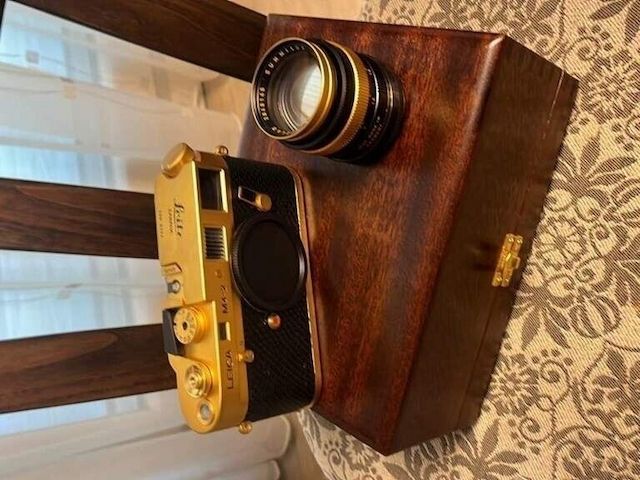 Leica M4-2 Gold + Summilux 1,4-50 Gold