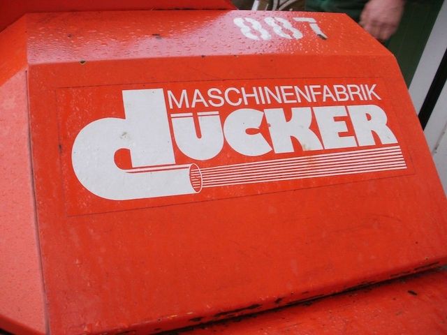 DÜCKER Holzhacker Baureihe HM 460 Holzzerkleinerer Häcksler