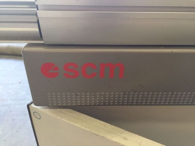 Formatkreissäge mit schwenkbarem Sägeblatt SCM SI 550 e