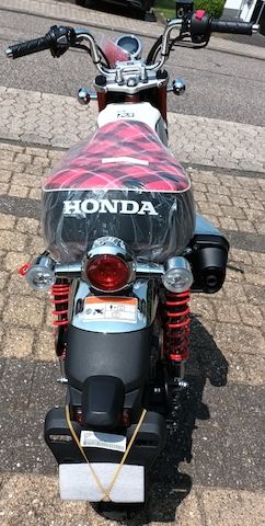 Orig. Honda Monkey Z125 MA, Pearl Nebula Red, UNBENUTZT!, 0 KM, mit Werksgarantie! Viel Zubehör!