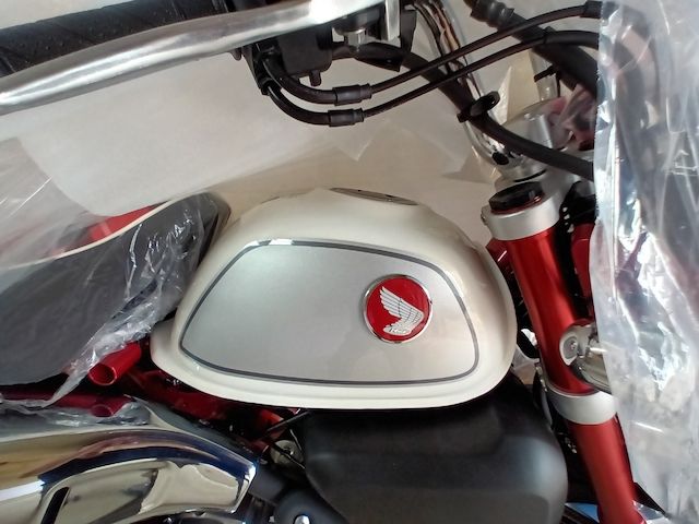 Orig. Honda Monkey Z125 MA, Pearl Nebula Red, UNBENUTZT!, 0 KM, mit Werksgarantie! Viel Zubehör!