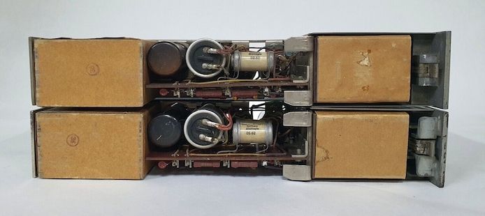 Paar Telefunken Maihak V72 Röhrenmikrofon Vorverstärker mit Lunchbox