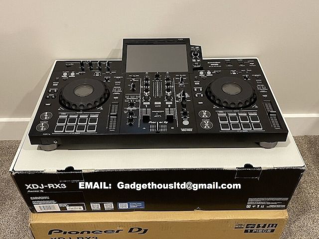 Pioneer CDJ-3000 / Pioneer DJM-A9 / Pioneer DJM-V10-LF / Pioneer CDJ-2000NXS2 / Pioneer DJM-900NXS2