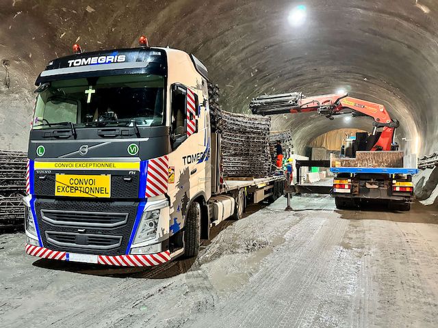 Logistik - Übergroße Fracht und andere Dienstleistungen