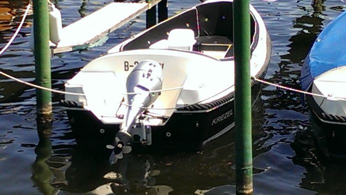 Motorboot, Führerscheinfrei, ca.5m Lang 8 PS Motor E-Starter für 5 Personen