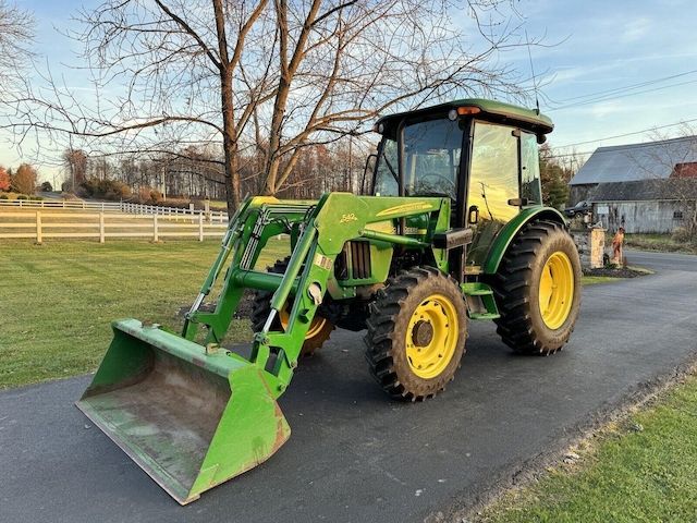 2003 John Deere 5220 Tractor 4x4