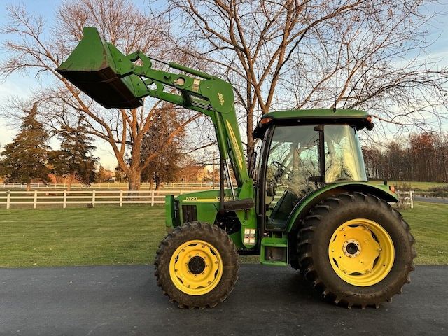 2003 John Deere 5220 Tractor 4x4