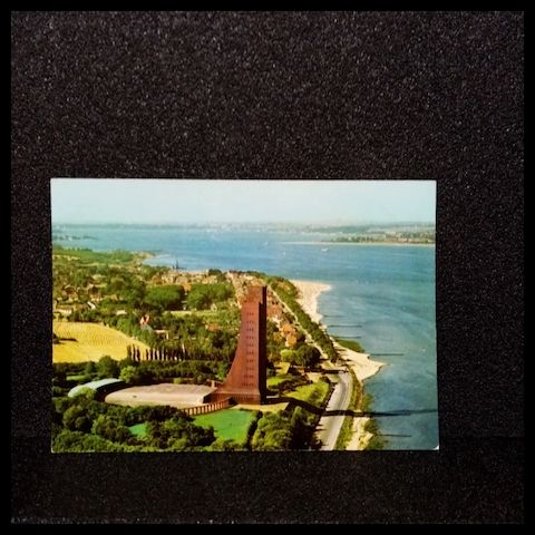 Ansichtskarte-Kiel, Luftbild mit Marine-Ehrenmal.