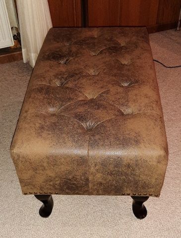 Chesterfieldhocker, neuwertig