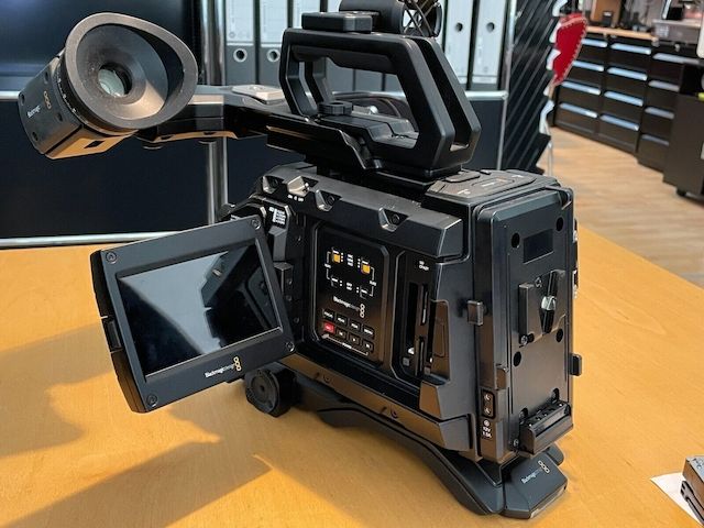 Blackmagic Kamera URSA MINI PRO 4.6K G2 - mit Sucher