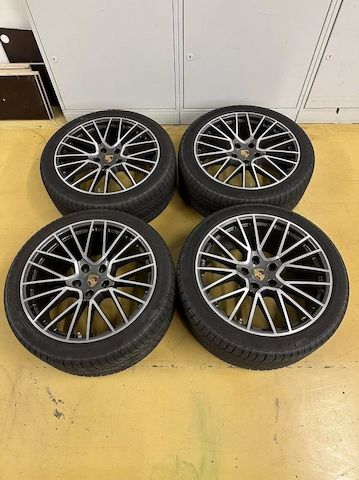 Porsche Cayenne Coupe E3 9Y0 21 Zoll Kompletträder