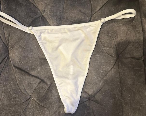 Biete getragene Slips,  Tangas Bhs Socken