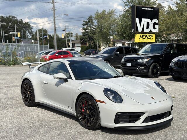 Porsche 911 Carrera 4 GTS Coupé 2024 - Voiture exotique