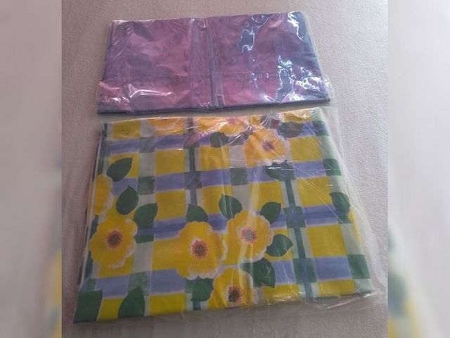 Neu: Tischdecken (2 Stück)