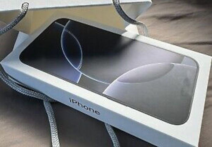 Apple iPhone 16 Pro Max - 256 GB - Black Titanium (Unlocked)