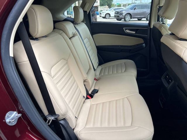 2021 Ford Edge