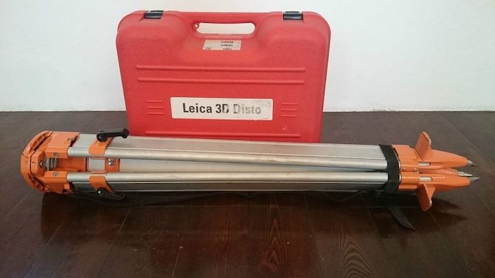 Leica 3D Disto mit Stativ-Dreifuss