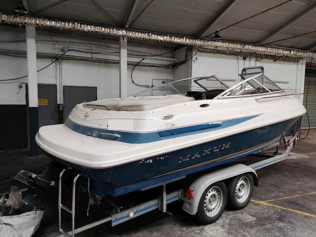 1996 Maxum 2100 sc sport