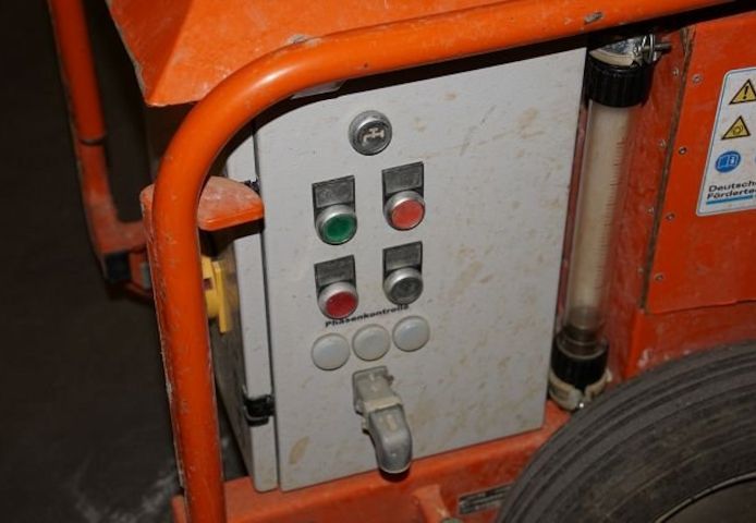 Putzmaschine UMP1, L-Power,mit Druckerhöhungspumpe, 4,4 kW