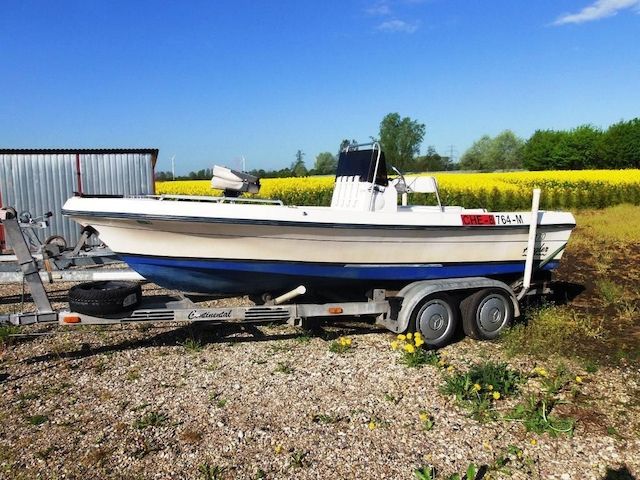 Angelboot  Freizeitboot mit Trailer Modell Angeln