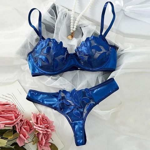 Zartes Dessous-Set - Verführerische Eleganz in Blau