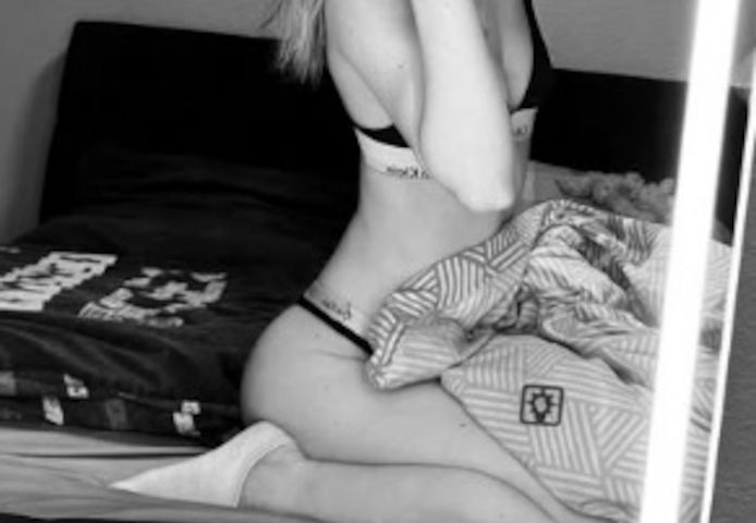 🔥🔥 heiße Bilder + versaute Videos von mir 🔥🔥