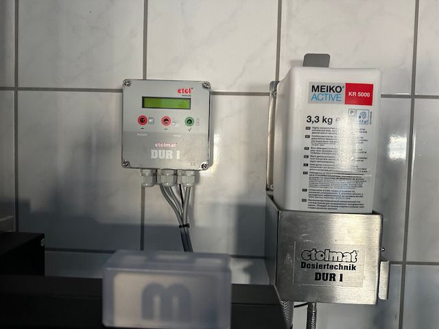 Große Haubenspülmaschine HL M2 M-iClean Meiko