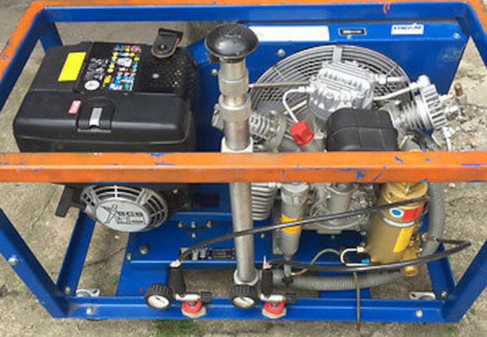 Hochdruckkompressor  Dieselmotor ( Bauer ) 300 Bar